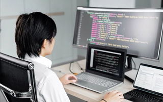 桂林 ,php声明和调用变量的符号是什么？